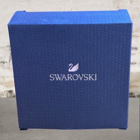 Swarovski Blue and Silver Earrings - Picture 4 of 4